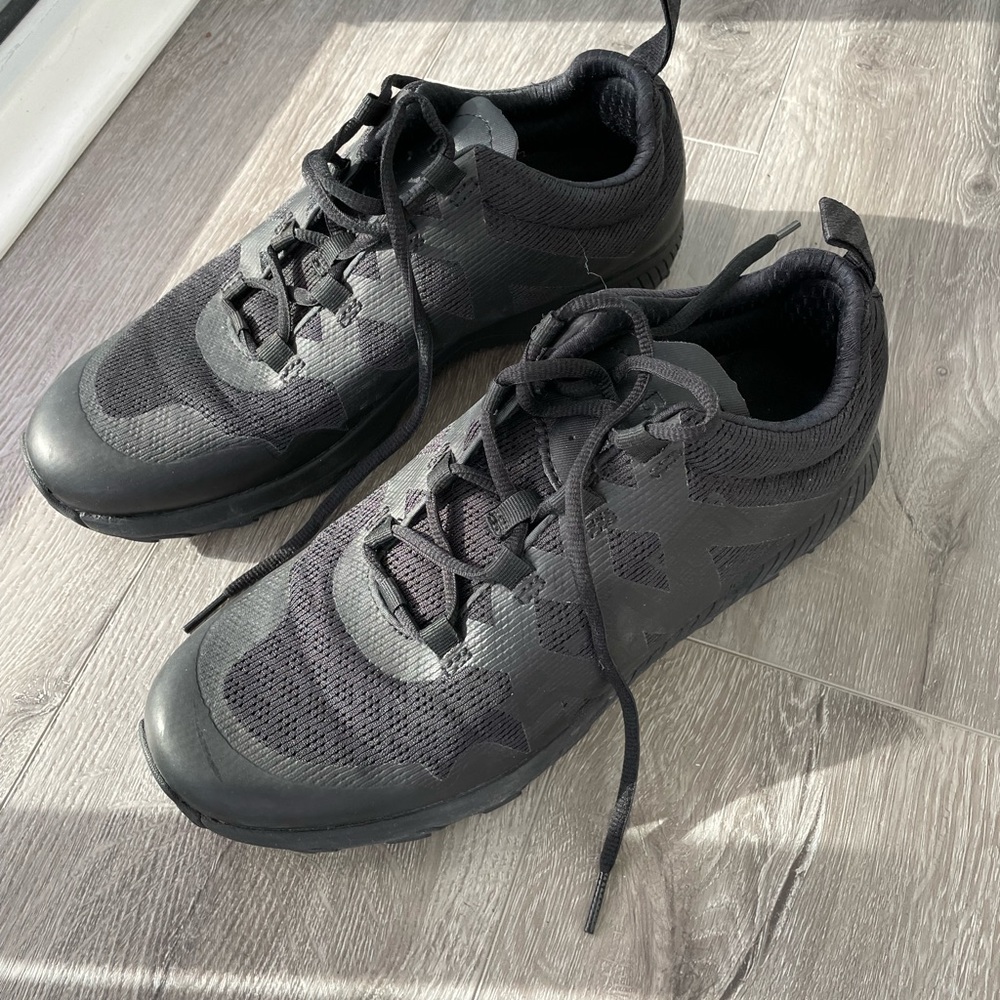 Final sale. Men size 9 5.11 TACTICAL A.T.L.A.S. TRAINER